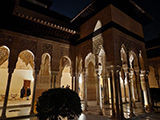 アルハンブラ宮殿のライトアップ。