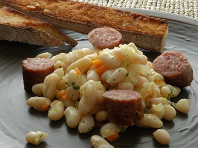 ブティファラ・コン・モンジェタス(butifarra con monjetas)