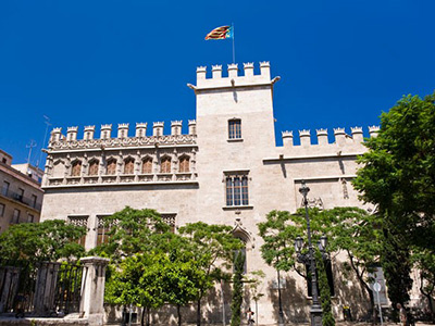 バレンシアの発展を支えた「絹の商品取引所」