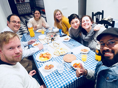 セビリアのホステルにて日本食披露。