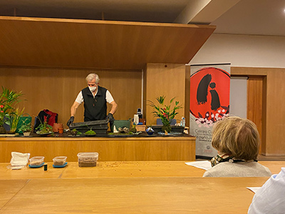 日西文化交流センターが毎年開催している日本週間での苔玉に関するセミナー