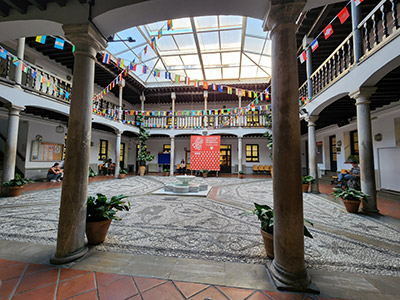 グラナダ大学付属校の内観