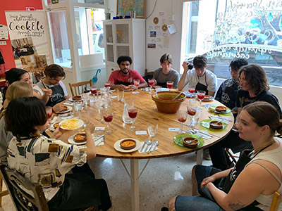 クラスメイトと料理教室に行きました。