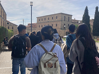 クラスのグループワークの様子。