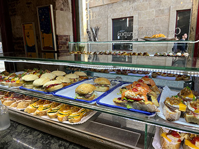 学校の近くのお店。学校の近くにあったのでたまに通っていました。