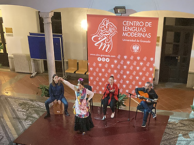 学校で行われたフラメンコイベント